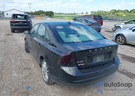 2010 Volvo S40 2.4I из США, поврежденный, VIN YV1382MS1A2489585